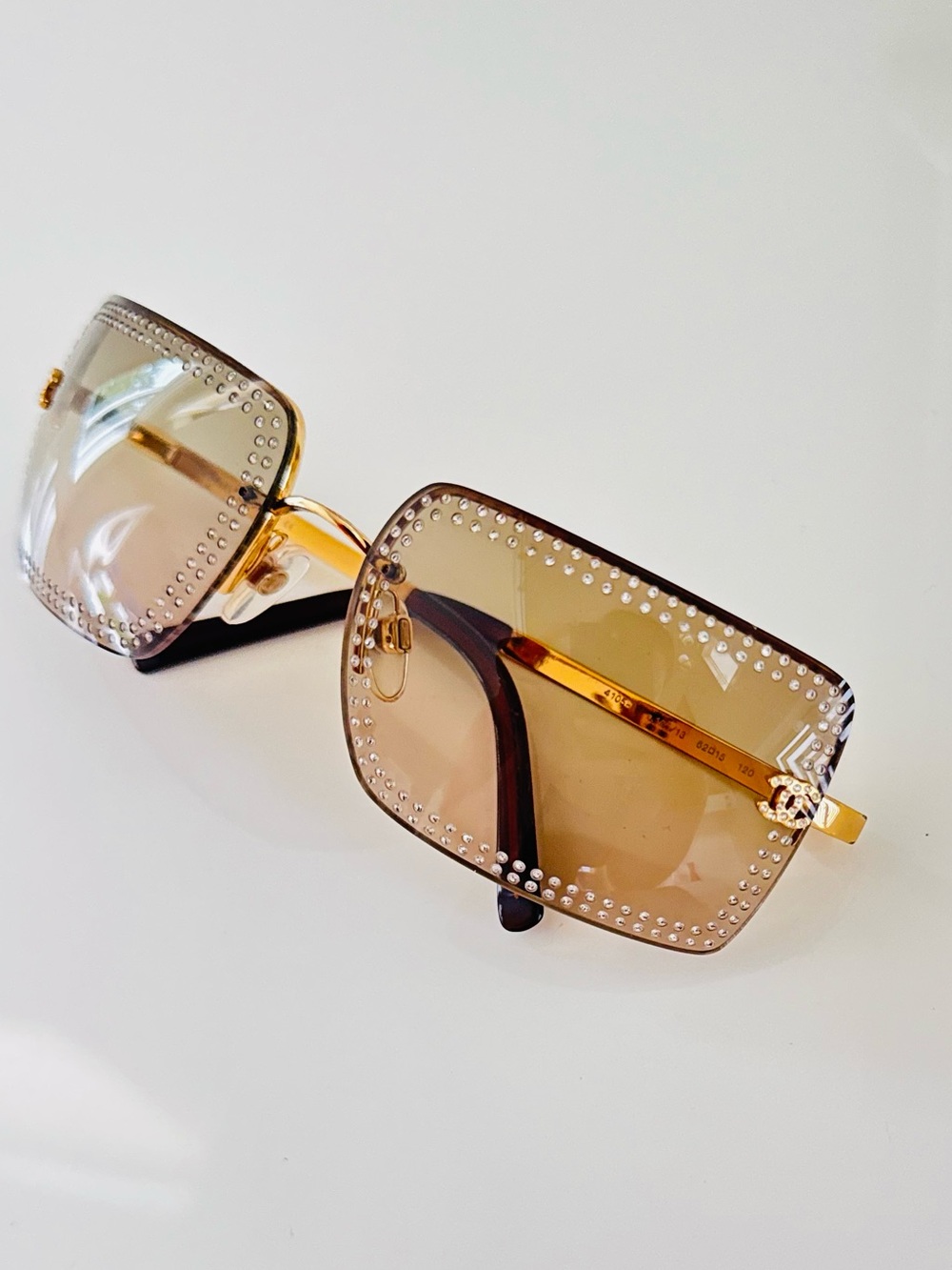 EXTREMELY RARE ✨ Vintage Chanel 4105-B Swarovski golden rimless sunglasses